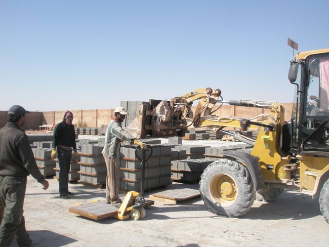 印尼(ní)砌塊成型(xíng)機客戶