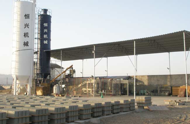 阿爾及(ji)利亞砌塊(kuai)磚機客戶(hu)