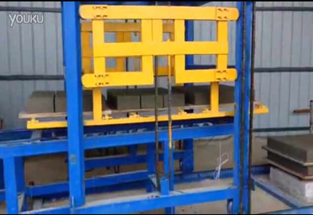 三(sān)闆碼垛(duo)QT8-15砌塊成(cheng)型機 恒(heng)興混凝(ning)土砌塊(kuài)成型機(jī)