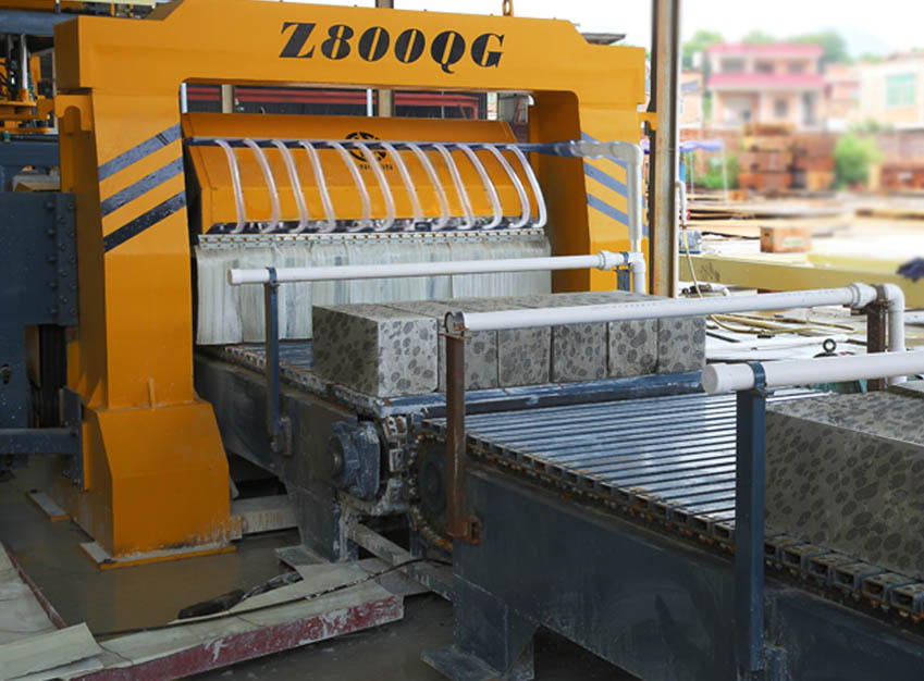 免蒸加氣塊(kuai)設備一機雙(shuāng)用的市場前(qian)景